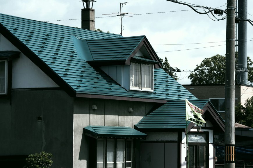 Roofing Materials and UK Weather: Best Choices Explained