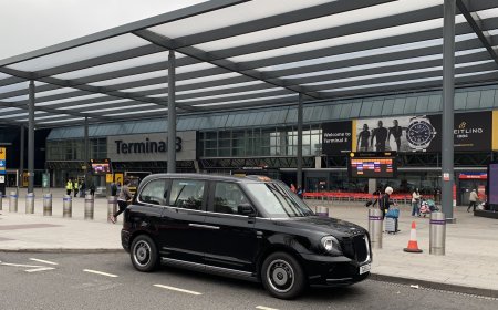 Running Late? How to Book a Reliable Taxi Heathrow Airport Transfer in Minutes