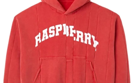 Discover Raspberry Hills – Effortless Style in Every Stitch