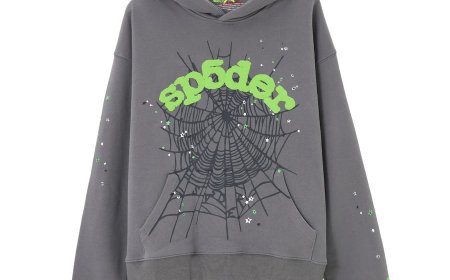 The Hoodie & Jeans Combo That Always Works