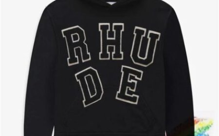 Hoodie: Match Your Vibe with These Stylish Picks